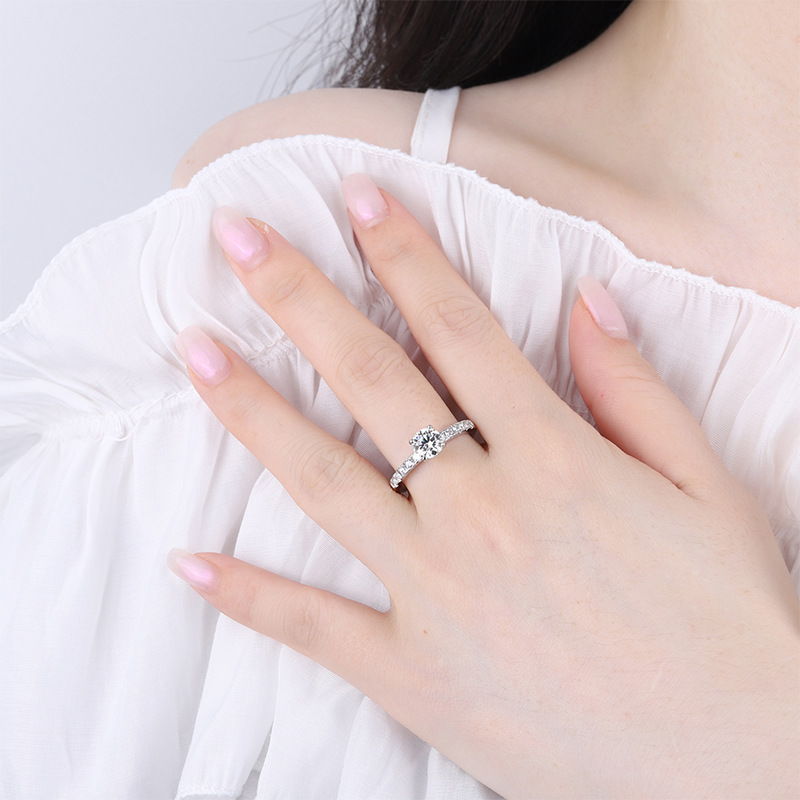 แหวนมอยส์ซาไนต์ 1 กะรัต D VVS1 - Moissanite Engagement Ring 1 Carat บทวิจารณ์และราคา